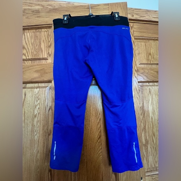 Nike - Dri-Fit Capri Leggings - Picture 4 of 7
